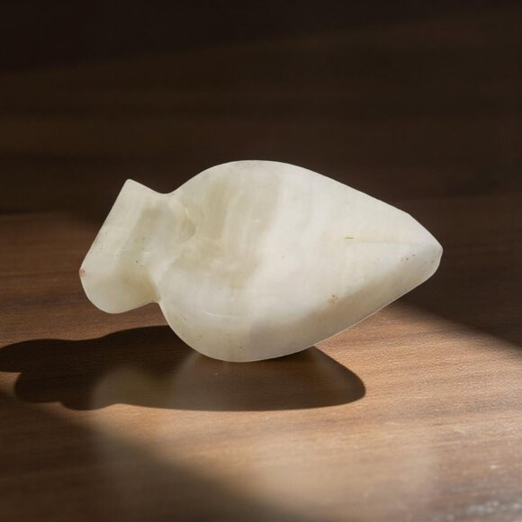 vintage 1960's hand cut marble spade shaped ashtray - Picture 5 of 8